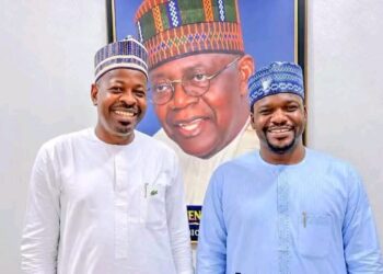 Abdul’aziz ya gana da Dakta Goje, ya yi masa fatan alkhairi kan sabon muƙaminsa a Yobe