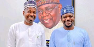 Abdul’aziz ya gana da Dakta Goje, ya yi masa fatan alkhairi kan sabon muƙaminsa a Yobe