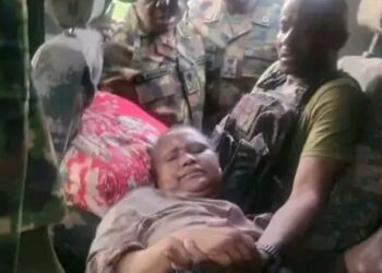 Sojoji sun ceto matar marigayi Janar Rabe sun ƙara ƙaimi kan ƴan ta’adda a Katsina