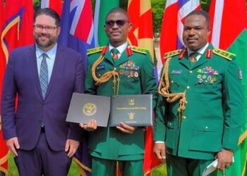 Wani jami’in sojin Najeriya ya kafa tarihin samun lambar yabo irinsa na farko a kwalejin horas da sojoji ta Amurka