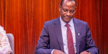 Gwamnatin tarayya ta amince da kashe Naira biliyan 215 wajen sayen motocin masu amfani da gas, Dala miliyan 900 ga fannin noma – Minista