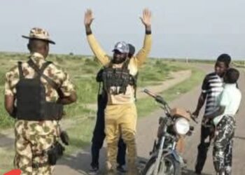 Babban jami’in kula da kuɗaɗen ISWAP da ‘ya’yansa biyu sun miƙa wuya ga sojoji a Borno