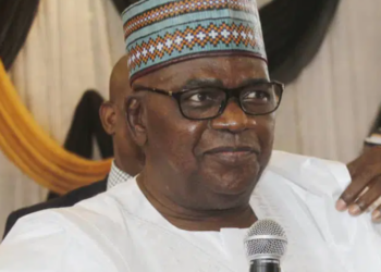 Ni uban ‘yan siyasan Gombe ne, Inuwa bai isa ya yi min ritaya ba, na ga daman janye takara ne – Goje