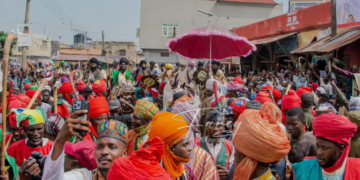 DAMBARWAR MASARAUTAR KANO: Gwamnatin Kano ta dakatar da gudanar da Hawan Daba bayan fitowar tsohon Sarki Bayero daure da damara bisa dawakai