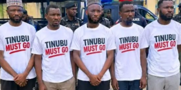 ‘Tinubu Must Go’: ‘Yan sanda sun kama wasu mutane 5 daboda sanya rigar ‘Tinubu Must Go’ a Maiduguri