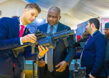 Najeriya na dab da fara ƙera wadatattun makamai ga sojojinta a cikin gida — Ministan Tsaro