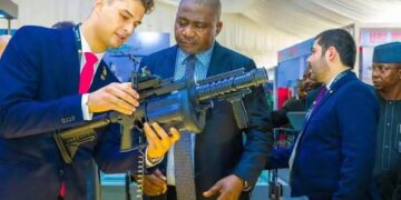 Najeriya na dab da fara ƙera wadatattun makamai ga sojojinta a cikin gida — Ministan Tsaro
