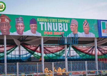 TINUBU 2027: Allunan hotunan Tinubu sun karaɗe titunan Kaduna a yayin da al’umma ke kokawa da matsalar tsaro da tsadar rayuwa